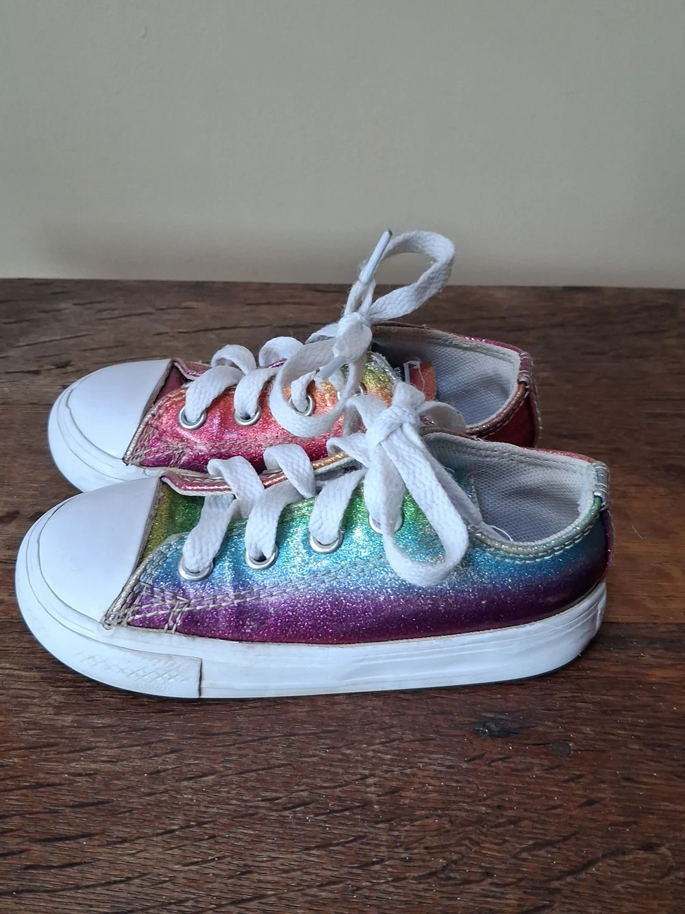 Converse - Low Toddler Rainbow Glitter Sneakers; Size 6